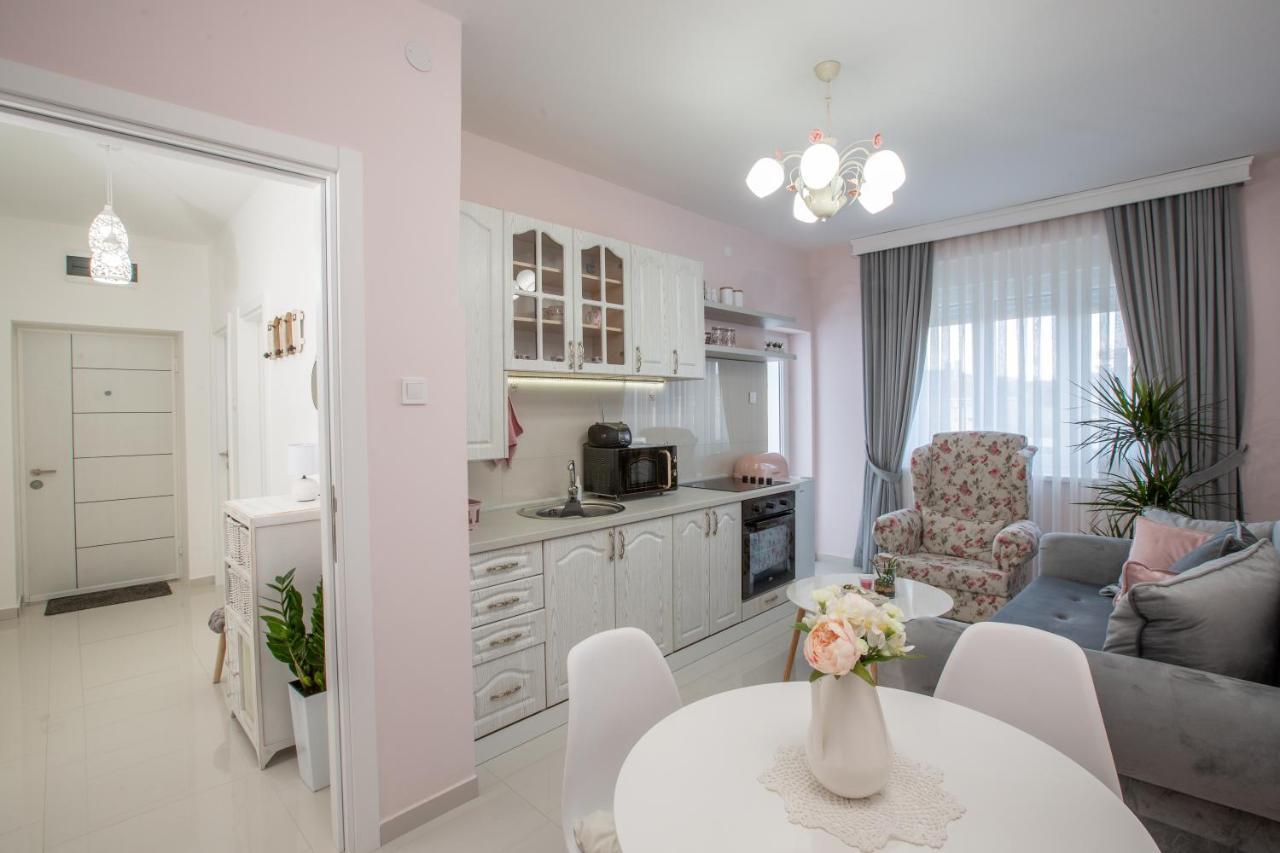 Park Apartment In Nikšić Eksteriør billede